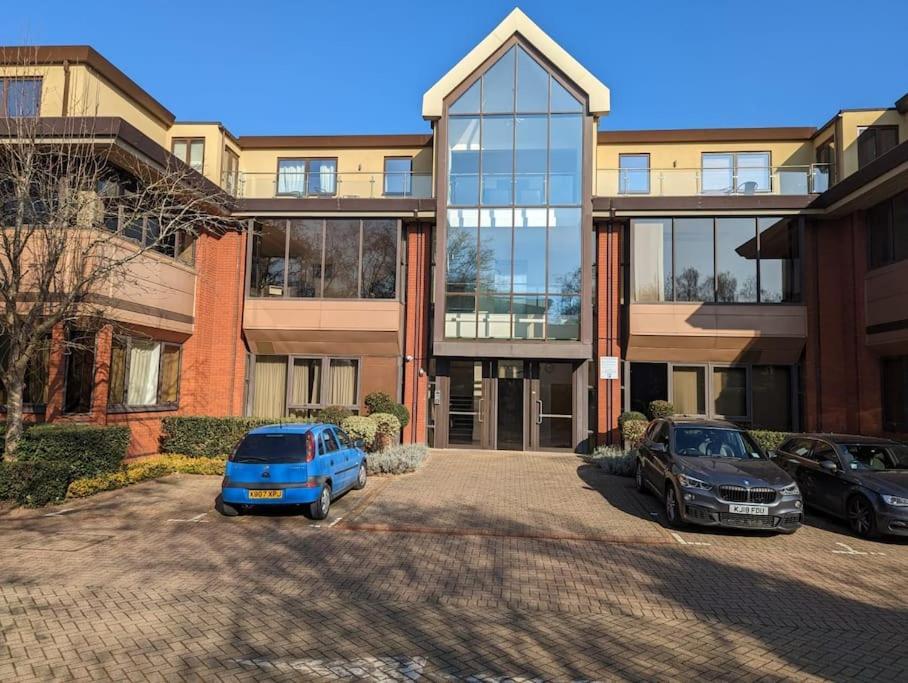 Ббббб Godalming Exteriör bild